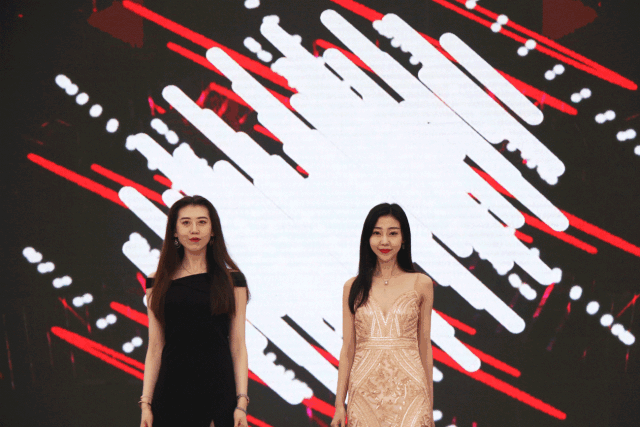 1560139386220418.gif